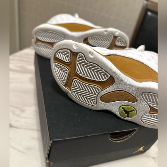 Jordan 13 Retro size 9c - Picture 6 of 7